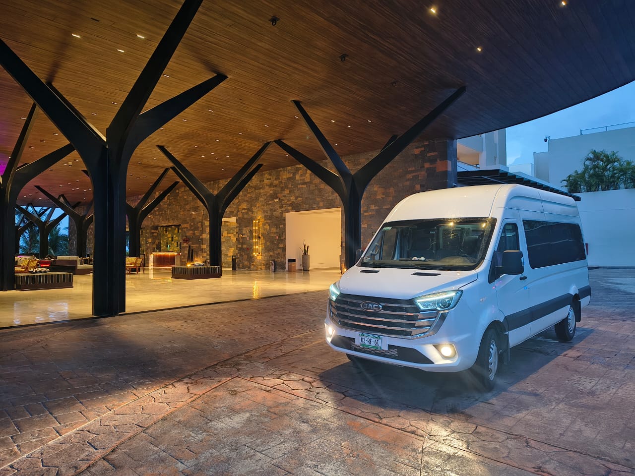 Van Premium